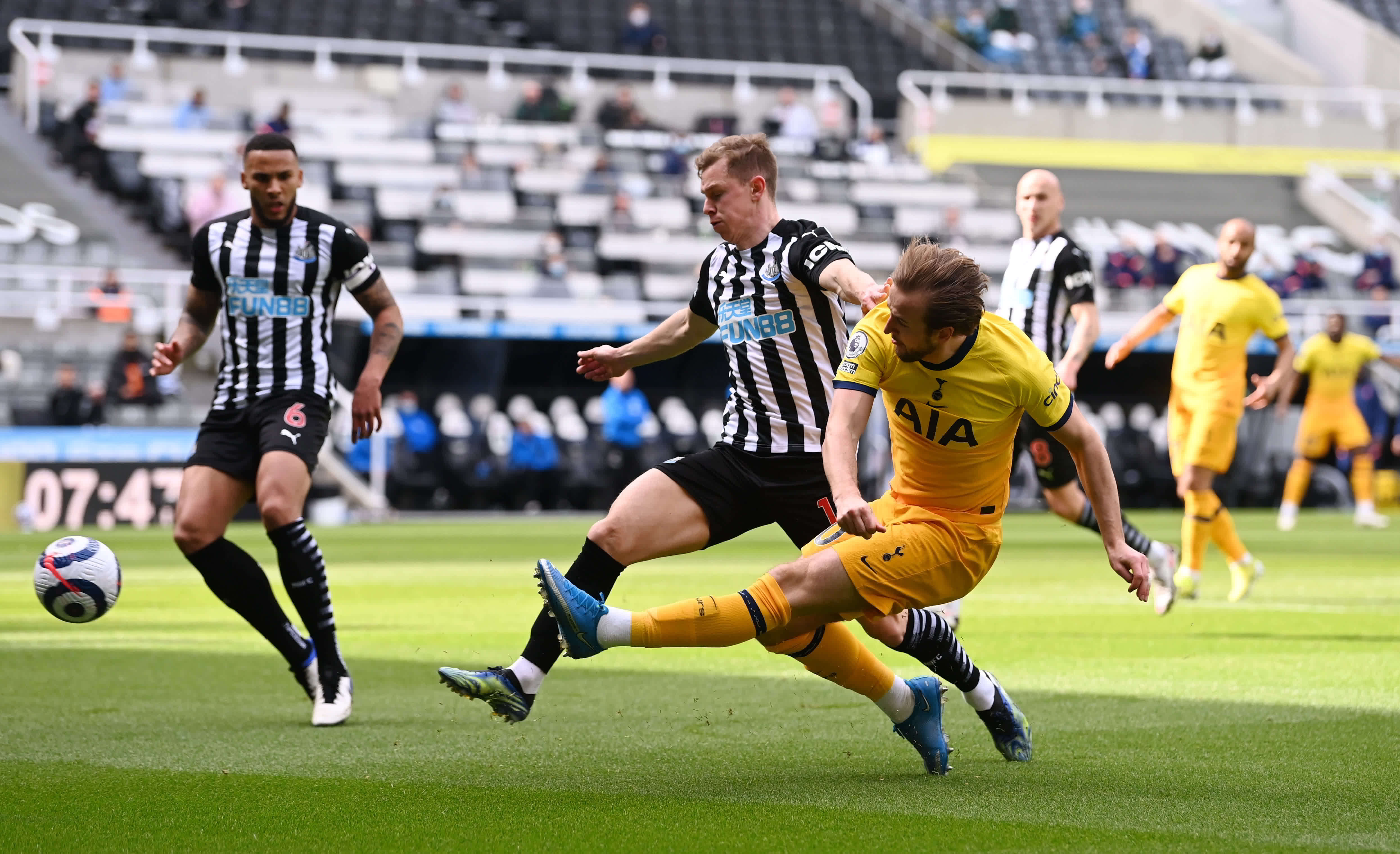 他凭借其 他凭借其